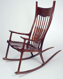 Кстати, барный стул Скота Моррисона также выполнен по моделям Сама.